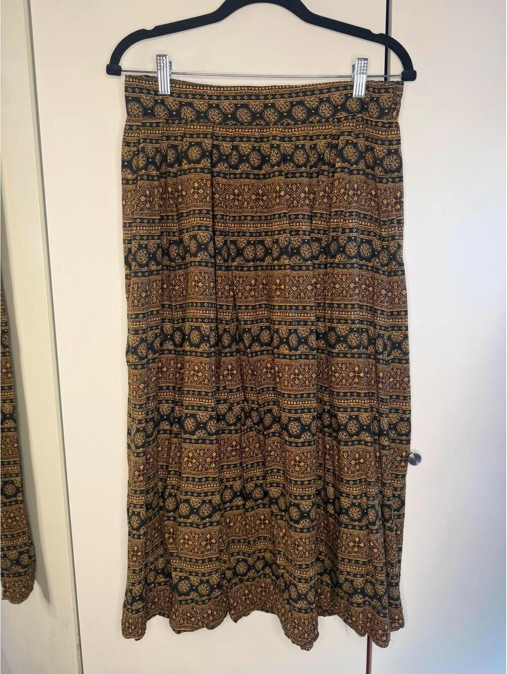 Vintage Patterned Midi Skirt with Pockets